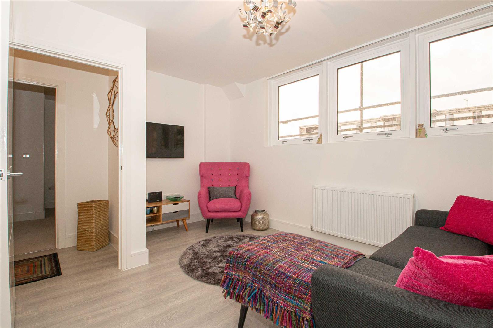 352 Avebury Boulevard, Central Milton Keynes, Milton Keynes
